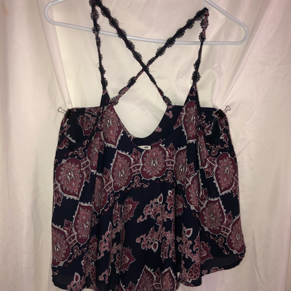 PATTERNED CRISSCROSS FLOW TANK